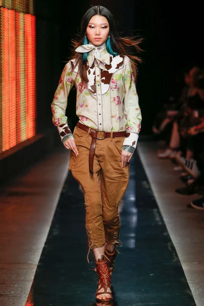 Look 45